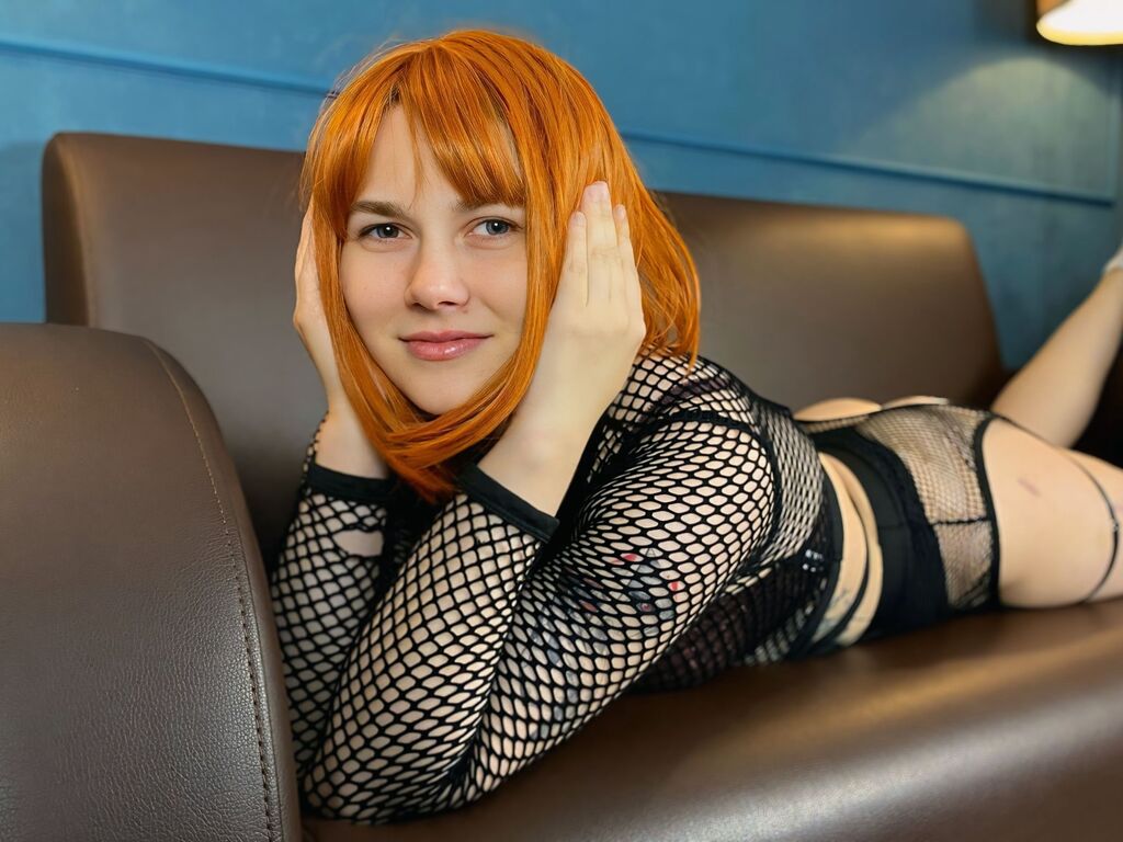 Free Naked AliceMaurik