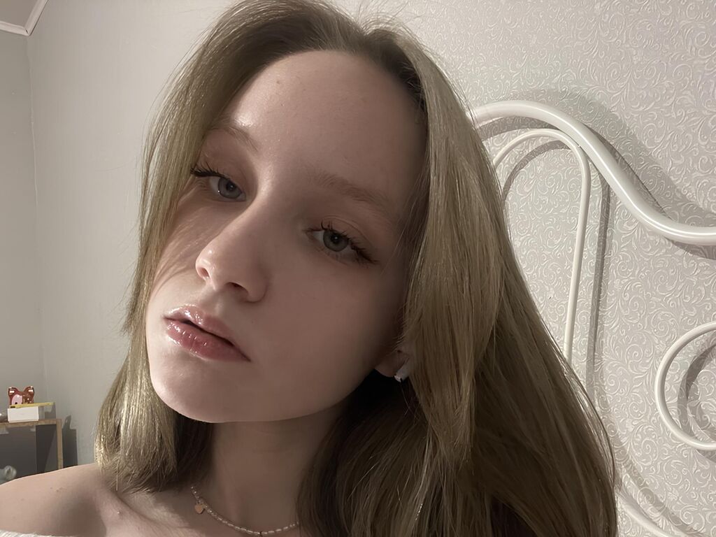 Free Naked CutieKit
